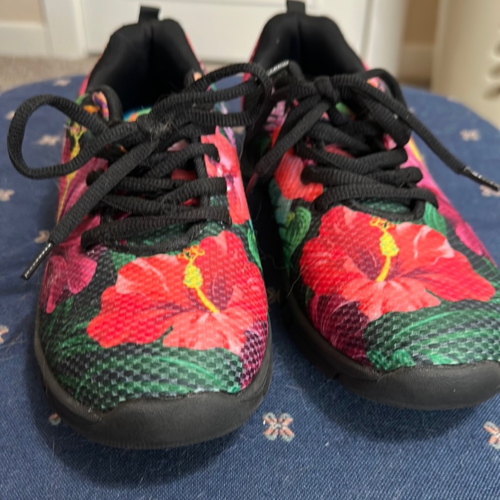 Womens Hawaiian Print Tennis Shoes - New